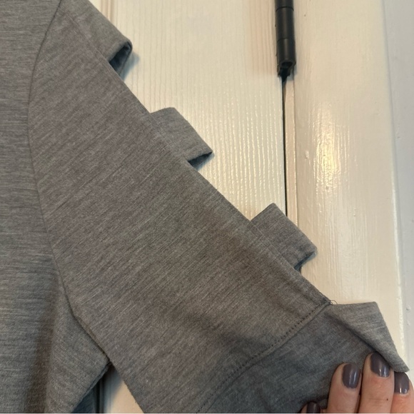 Bobbie Brooks Gray Short Sleeve Top - Picture 3 of 6